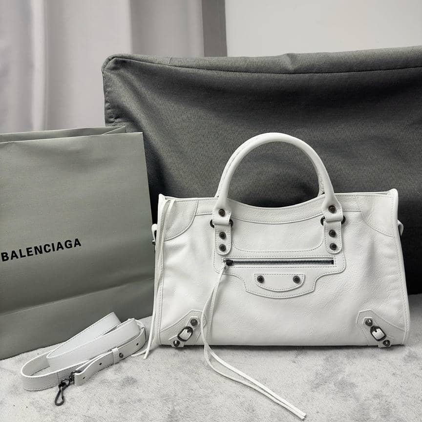 Moto Bag Cracked Leather-13